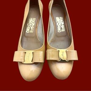 Ferragamo Vara Patent Leather Glossy Pumps in Size 7